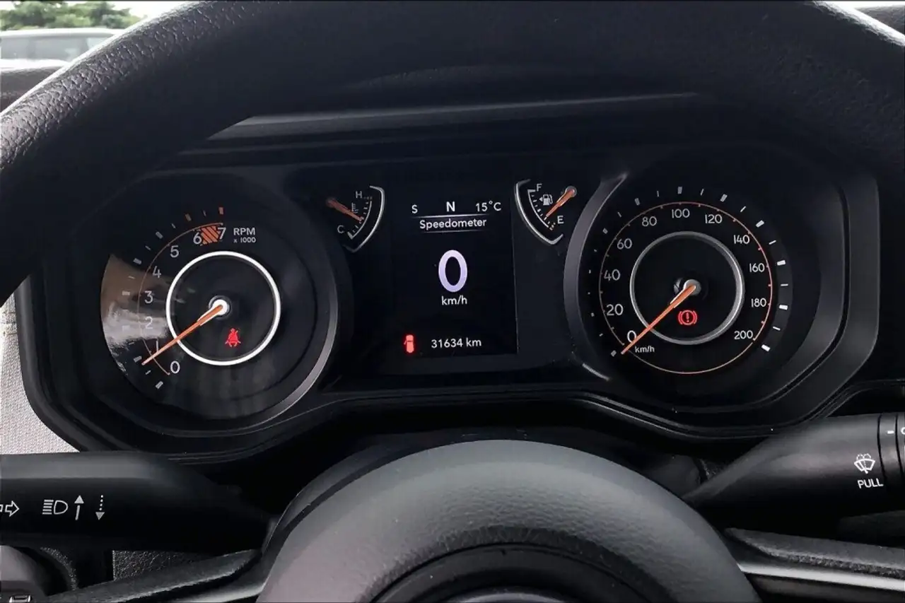 Jeep Wrangler - Image 20