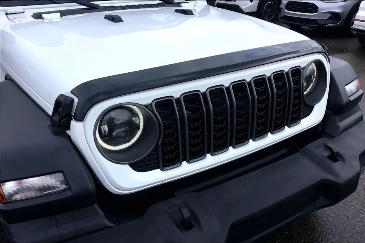 Jeep Wrangler - Image 29