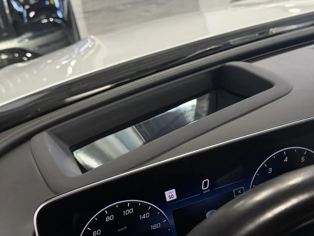 Mercedes-Benz C-Class - Image 18