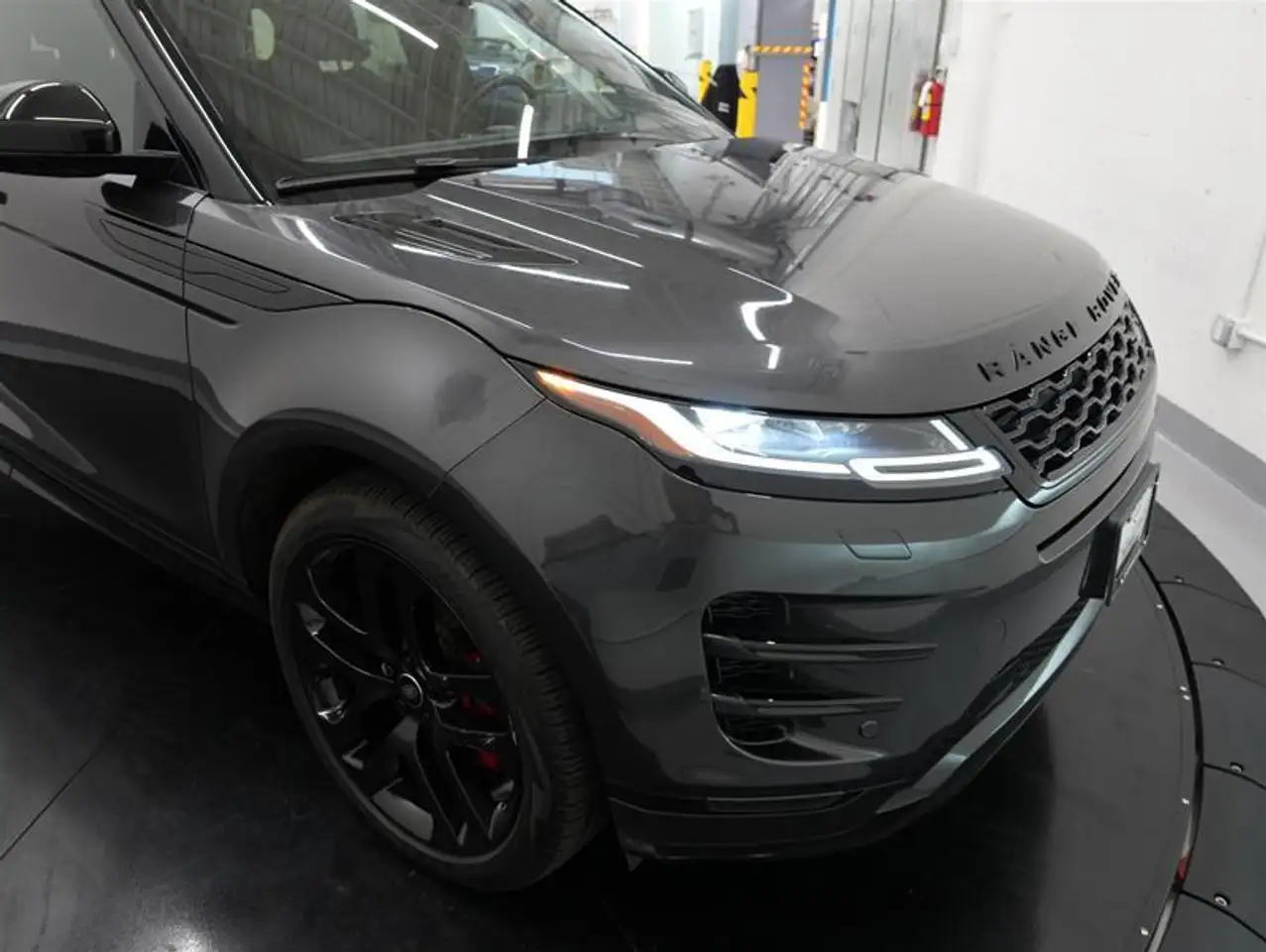 Land Rover Range Rover Evoque - Image 19