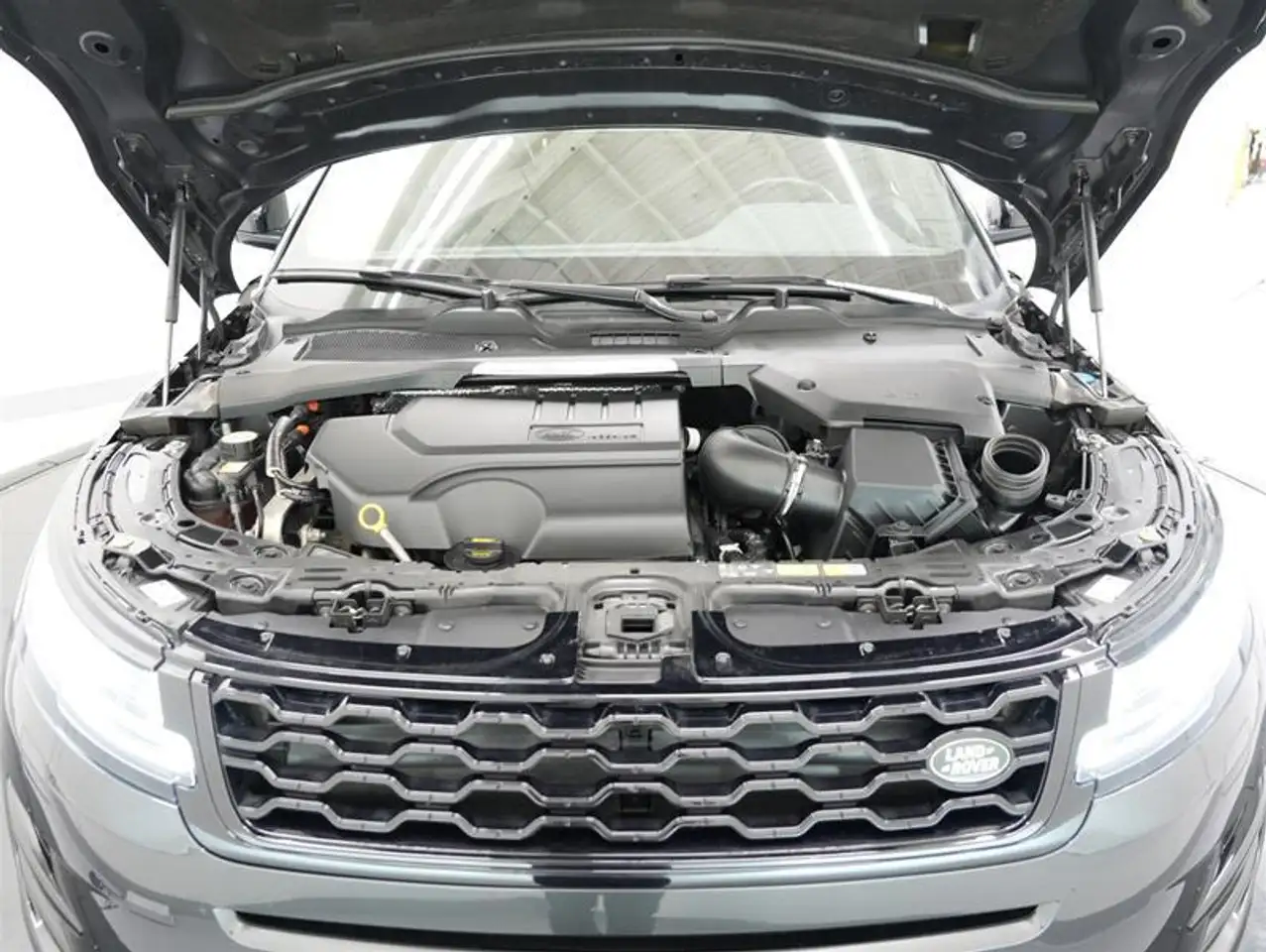 Land Rover Range Rover Evoque - Image 18