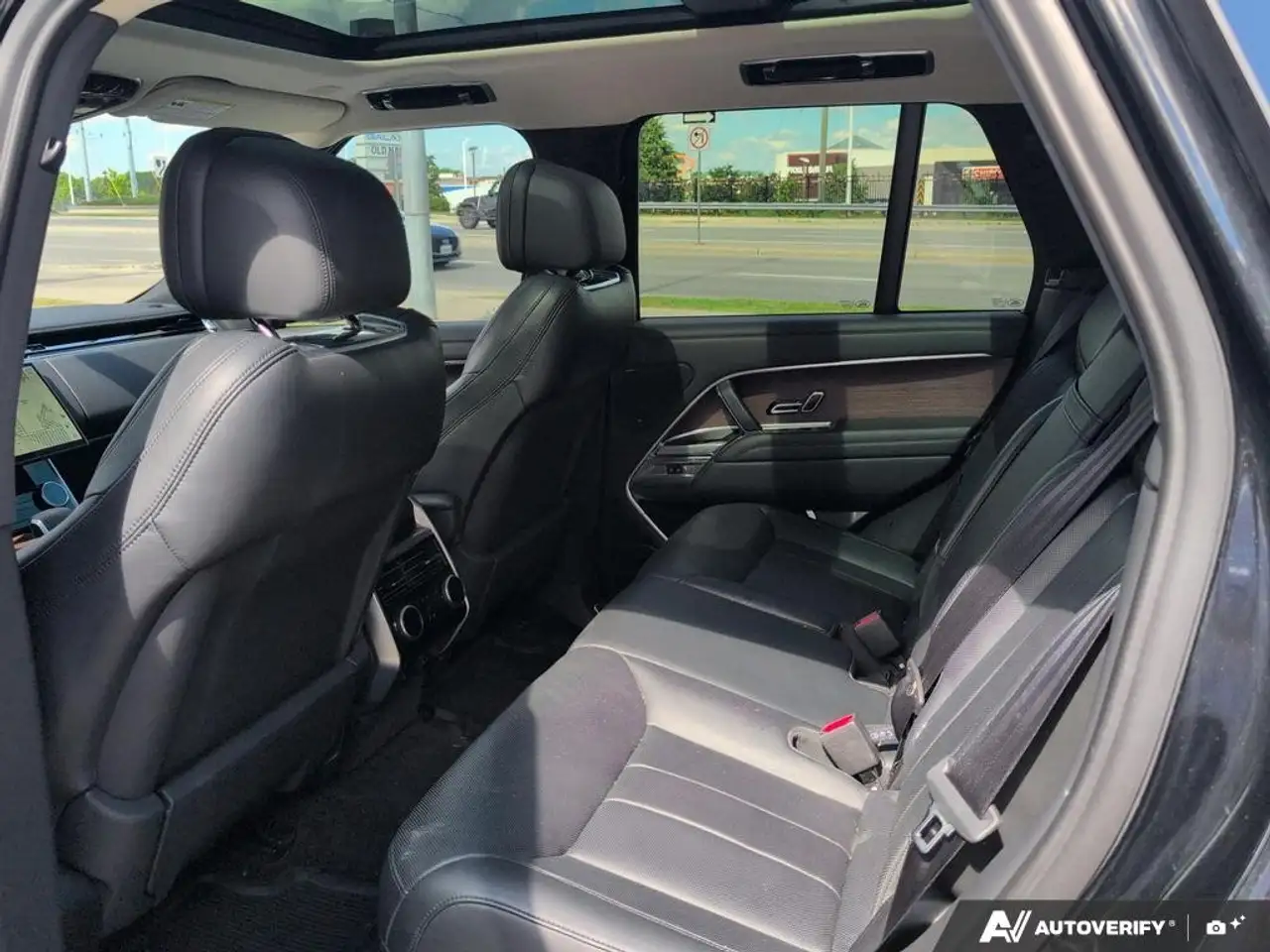 Land Rover Range Rover - Image 22