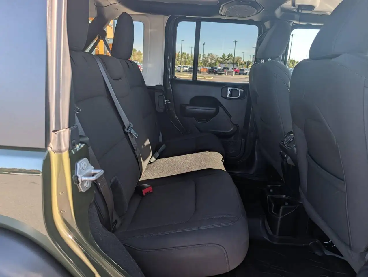 Jeep Wrangler - Image 15