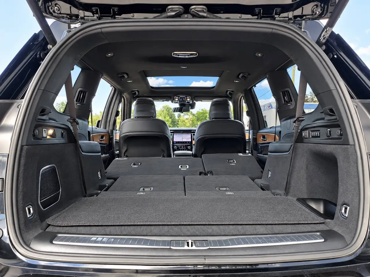 Jeep Grand Cherokee - Image 25