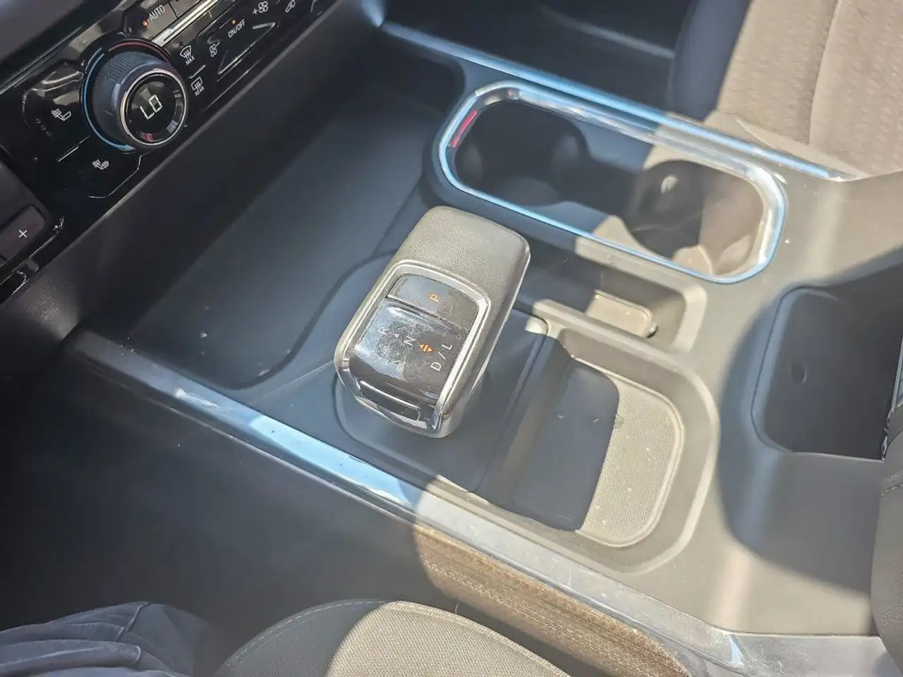 Chevrolet Silverado 1500 - Image 17