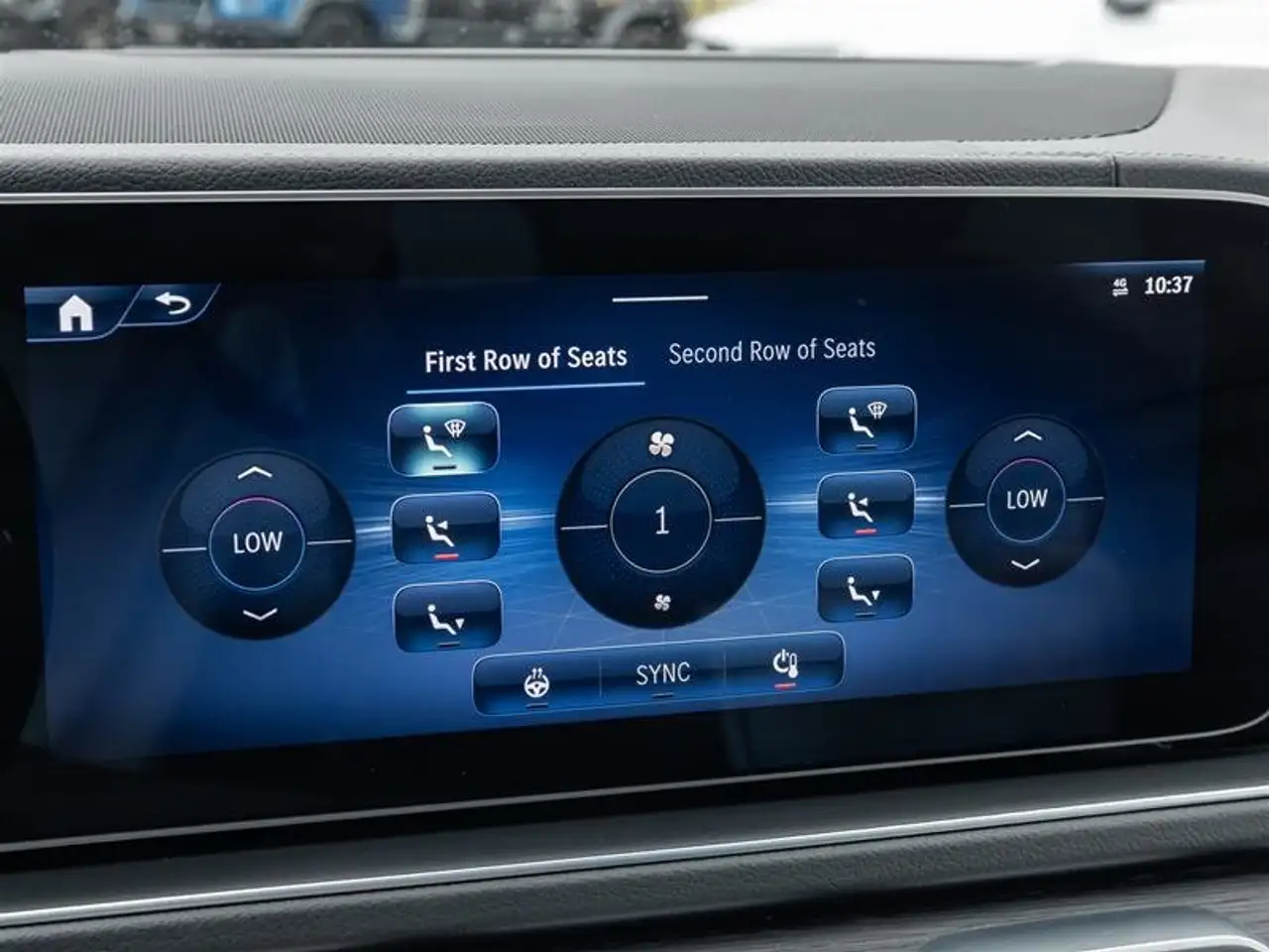 Mercedes-Benz GLS - Image 27