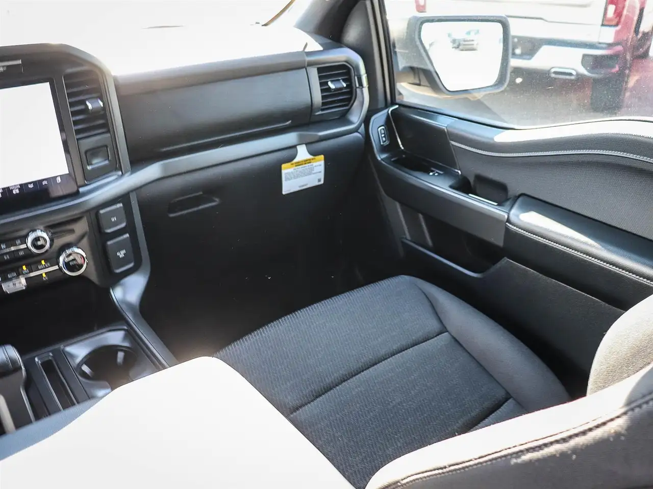 Ford F-150 - Image 17
