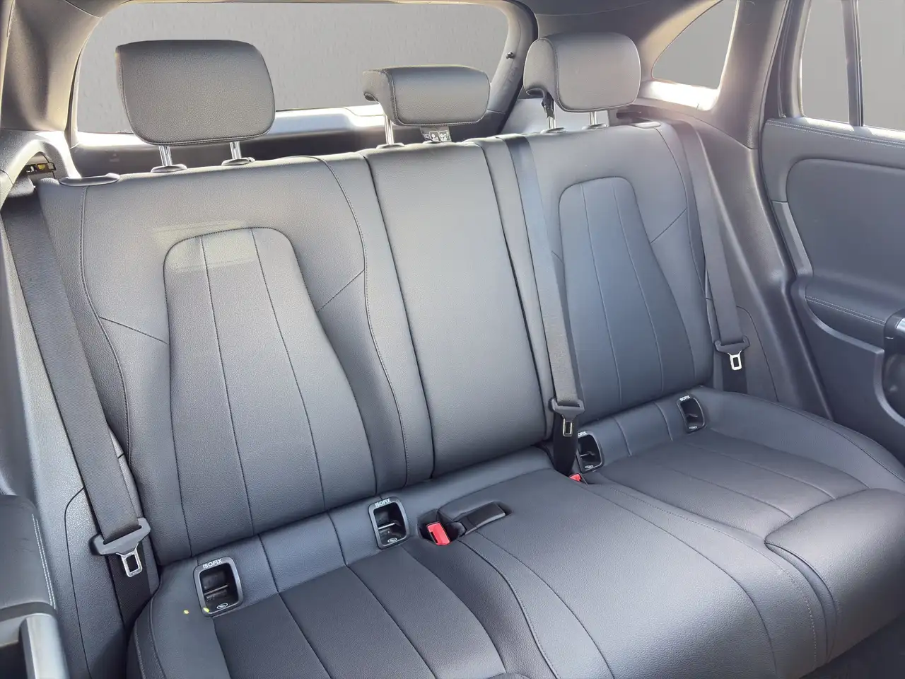 Mercedes-Benz GLA - Image 19