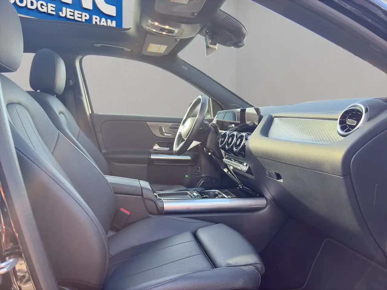 Mercedes-Benz GLA - Image 18