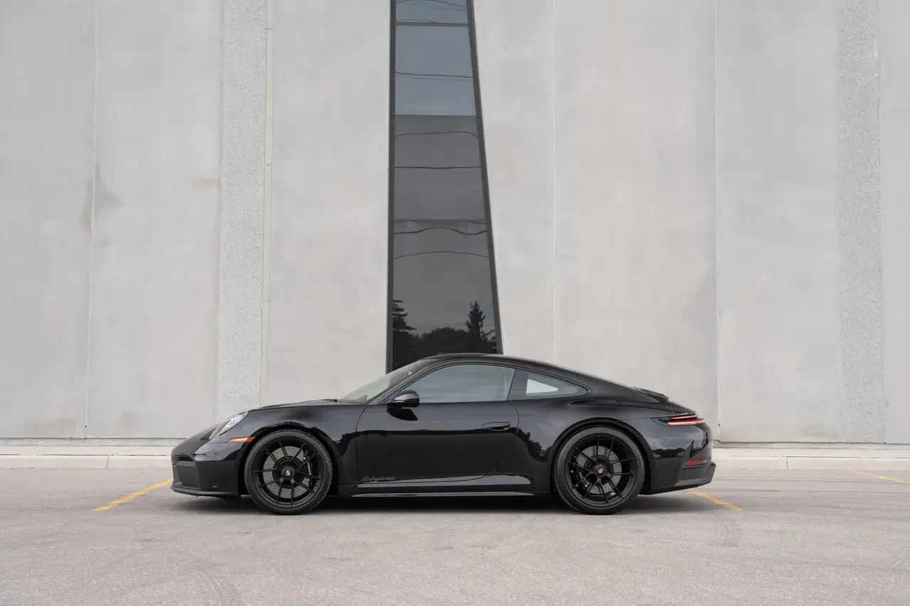 Porsche 911 - Image 2