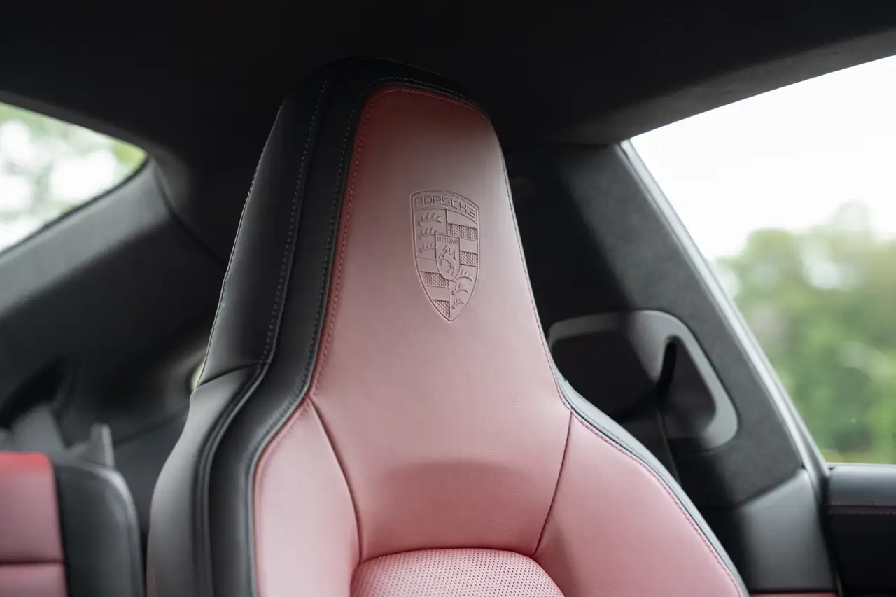 Porsche 911 - Image 37