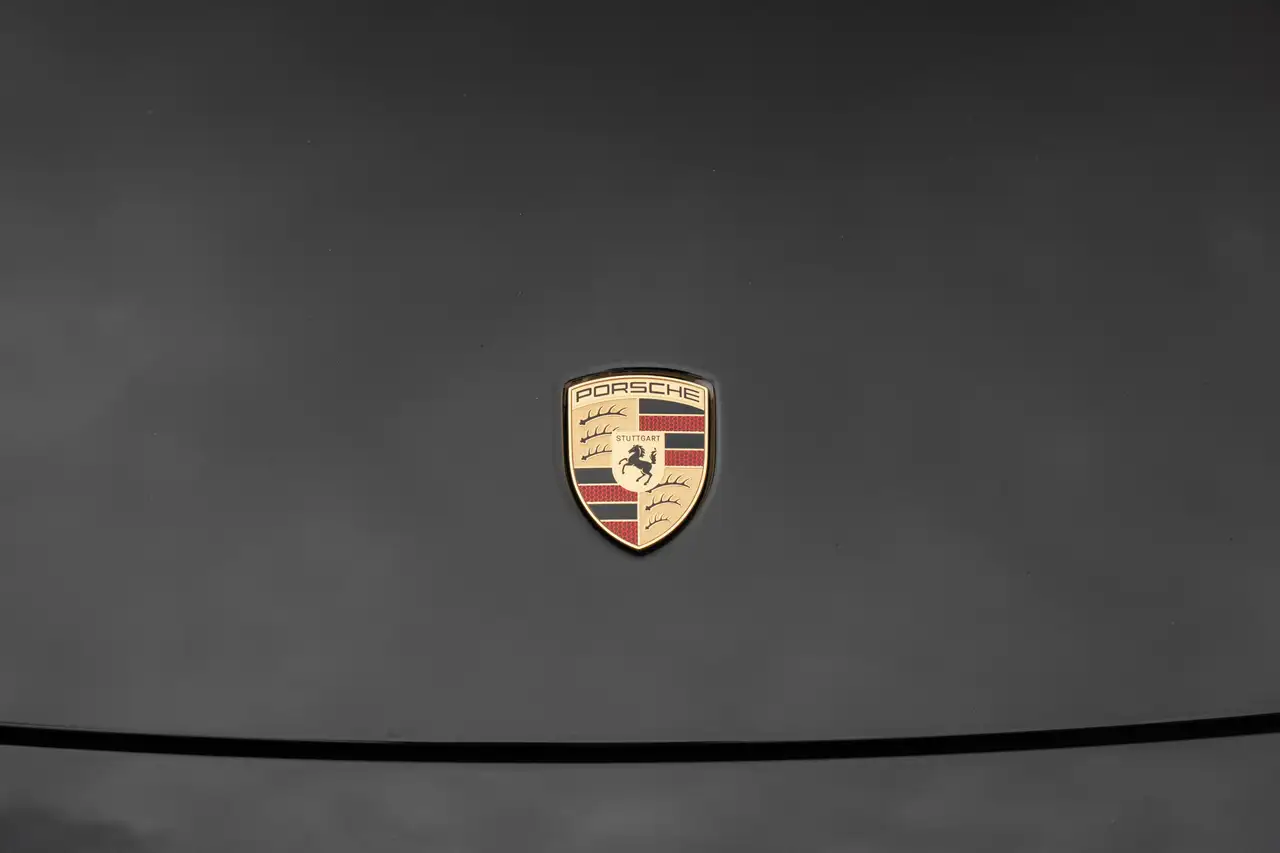 Porsche 911 - Image 8