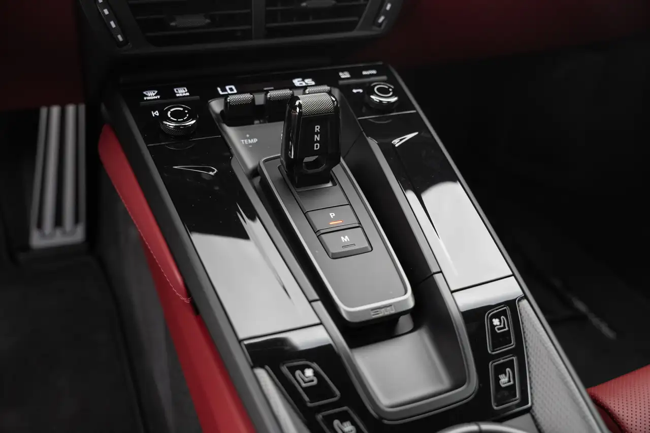 Porsche 911 - Image 29