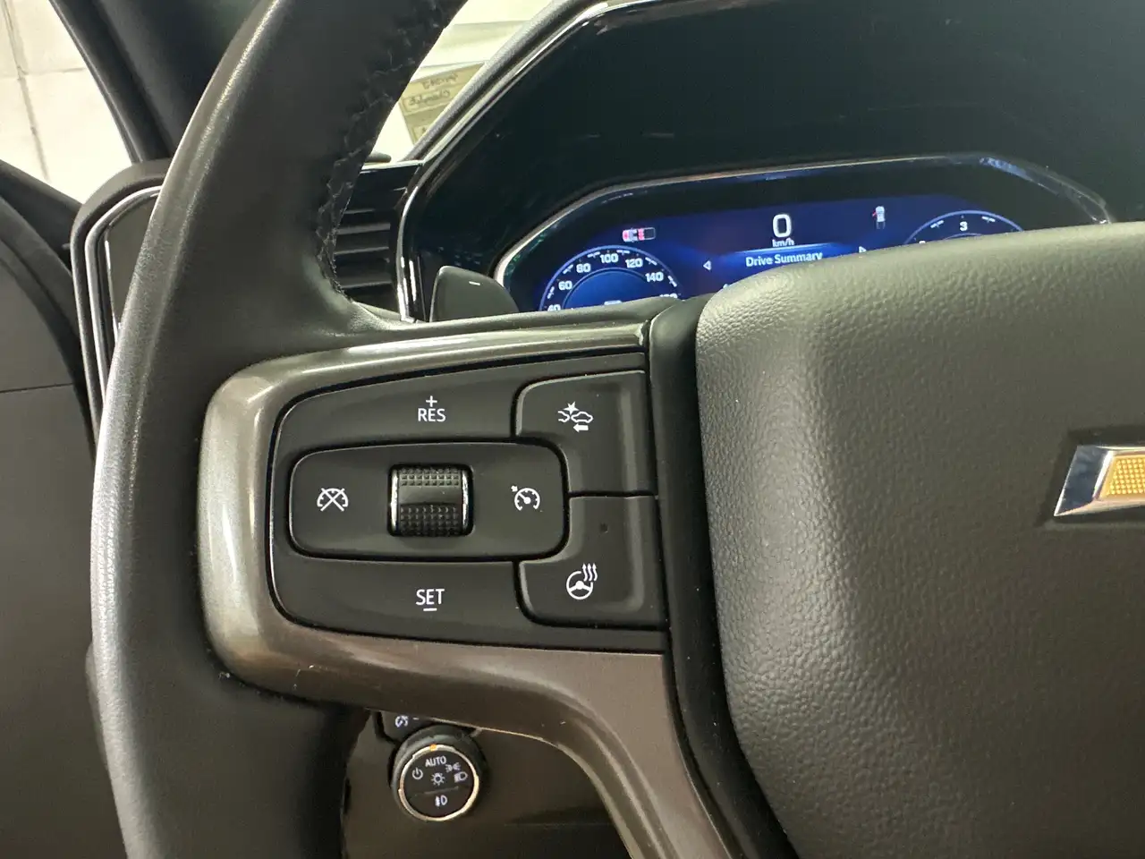Chevrolet Silverado 1500 - Image 25