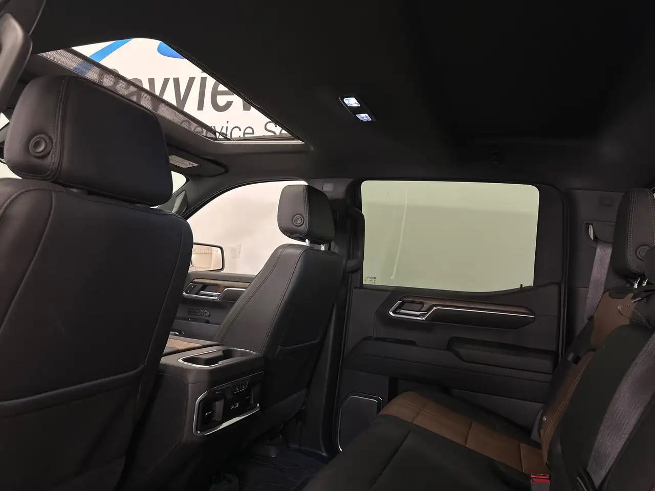Chevrolet Silverado 1500 - Image 8