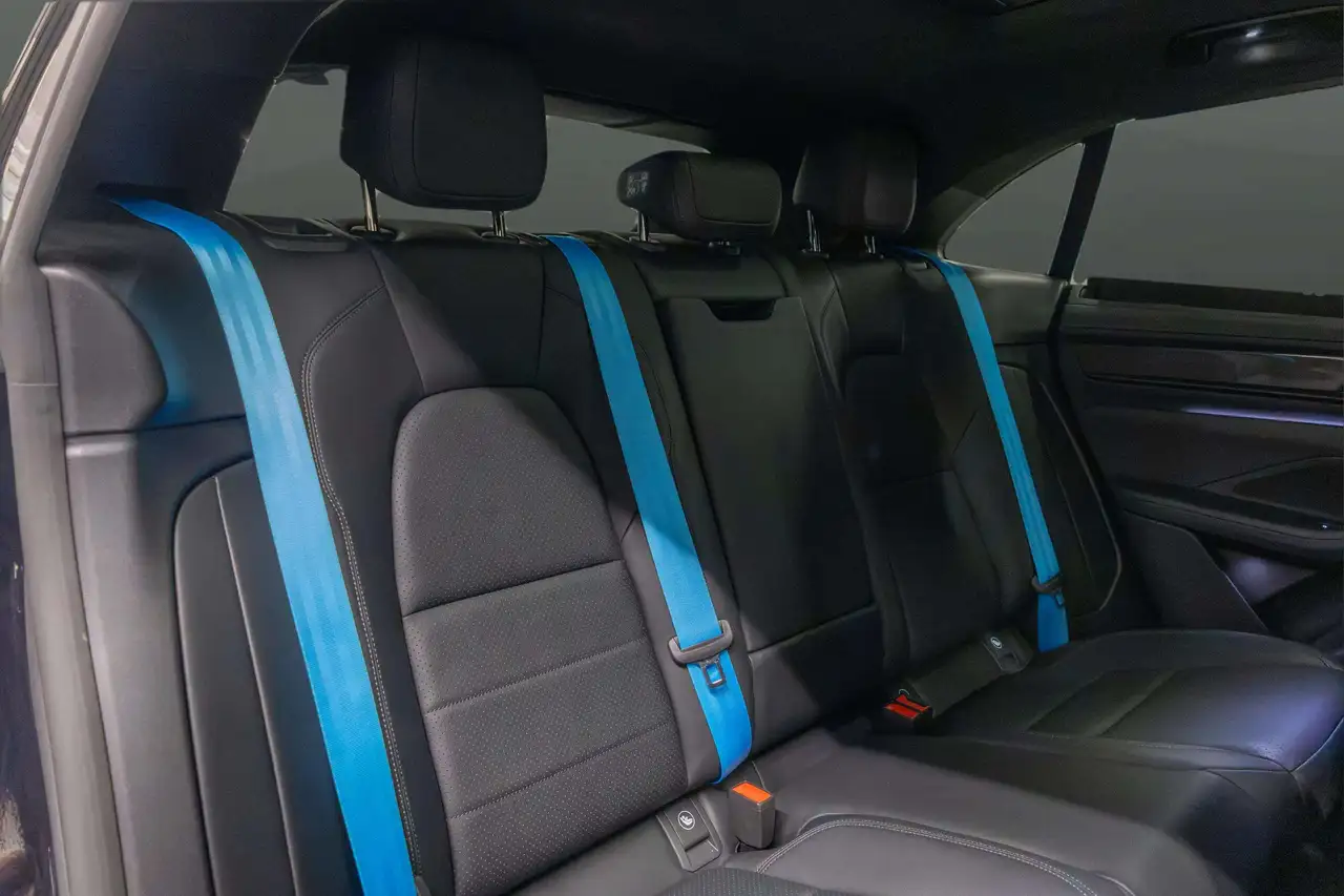 Porsche Macan - Image 13