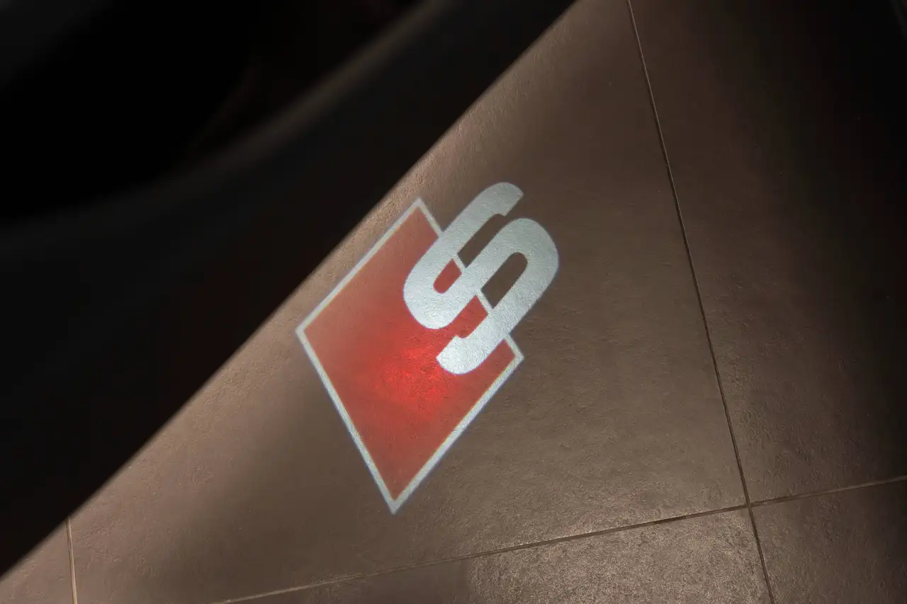 Audi SQ8 - Image 27