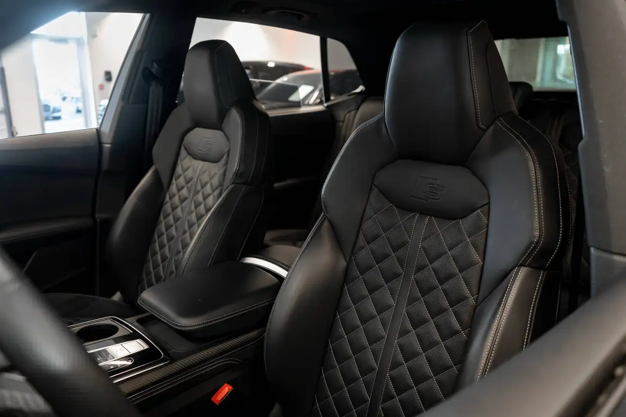 Audi SQ8 - Image 11
