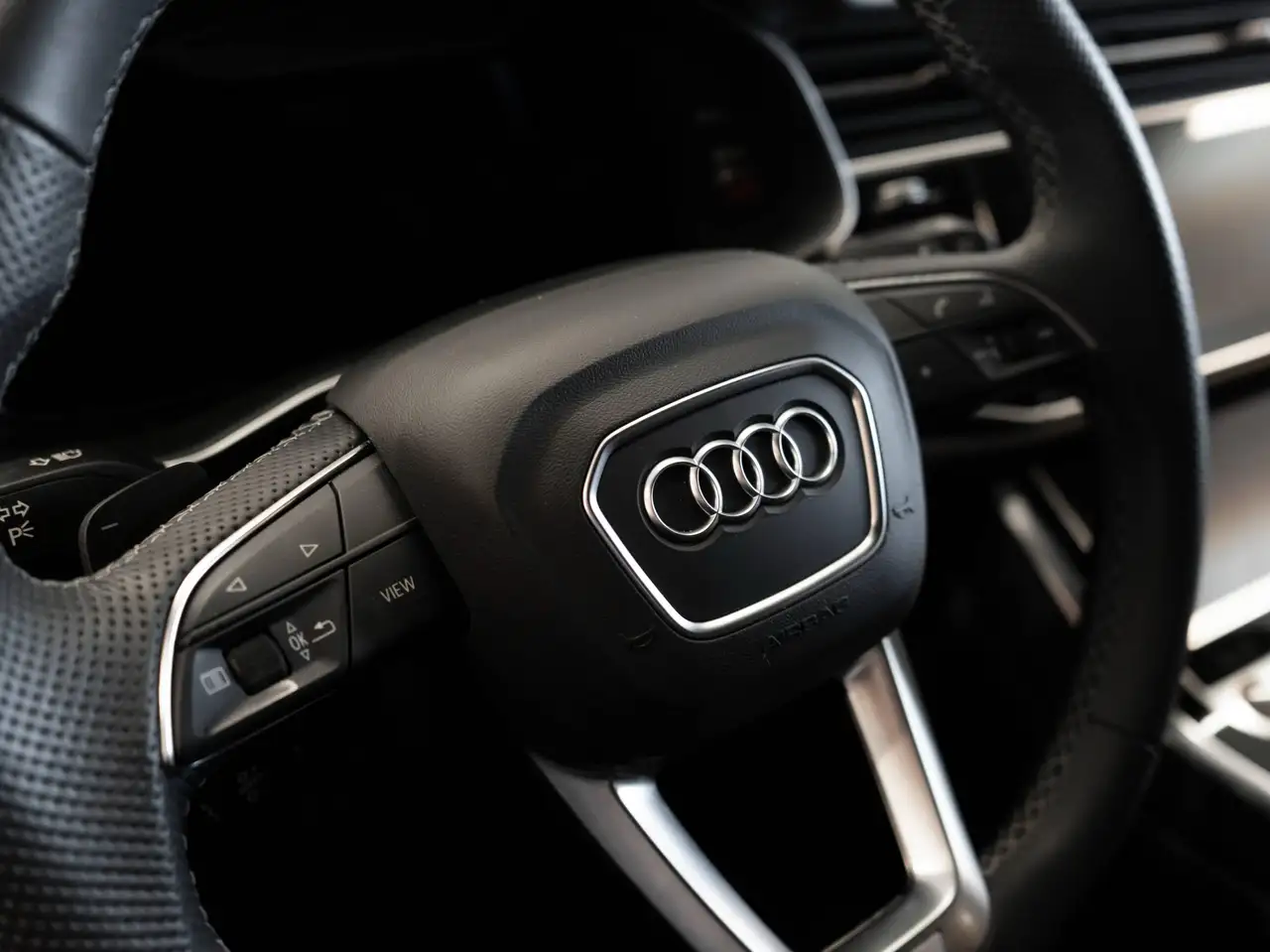 Audi SQ8 - Image 10