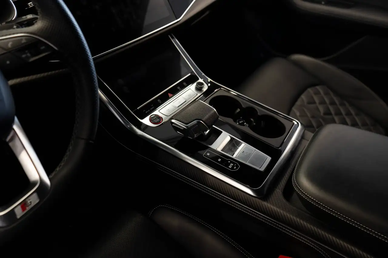 Audi SQ8 - Image 15