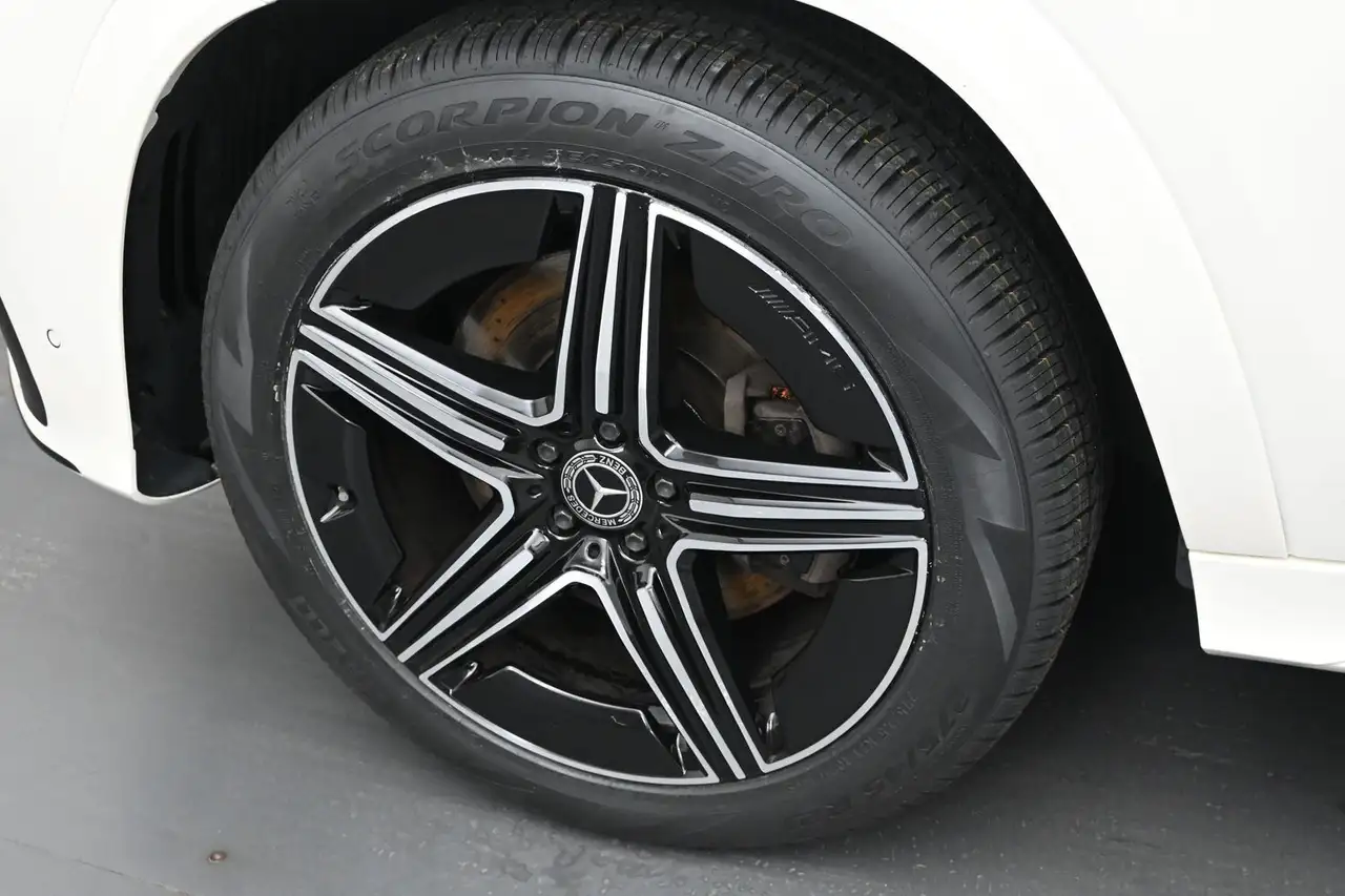 Mercedes-Benz GLE - Image 17