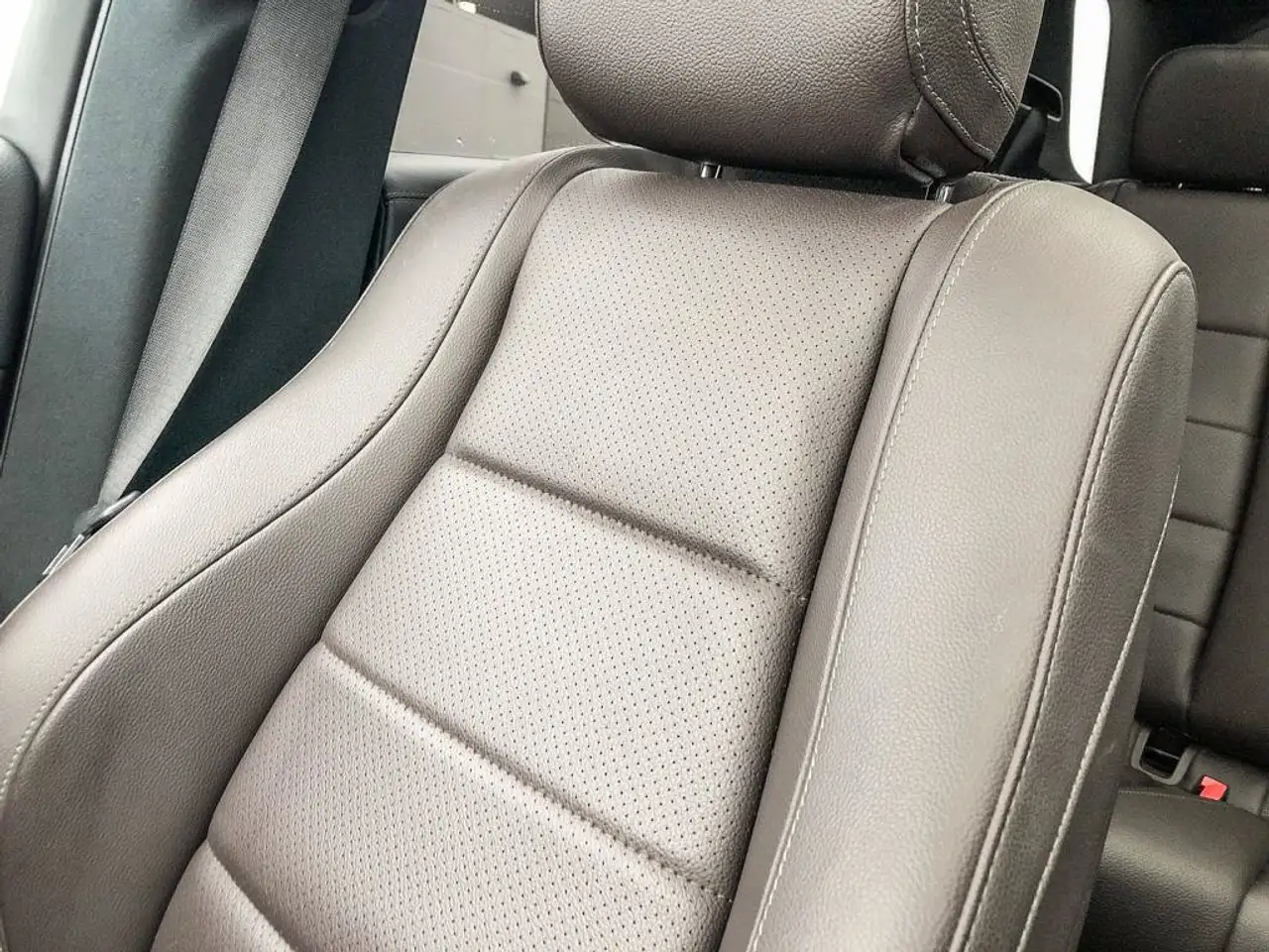 Mercedes-Benz GLE - Image 22