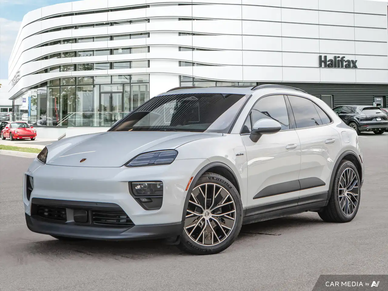 Porsche Macan - Image 1