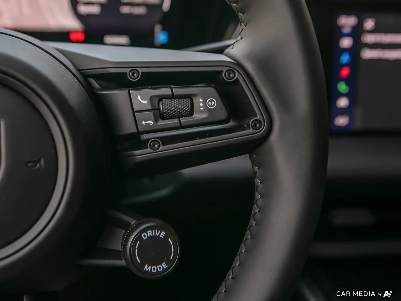 Porsche Macan - Image 31