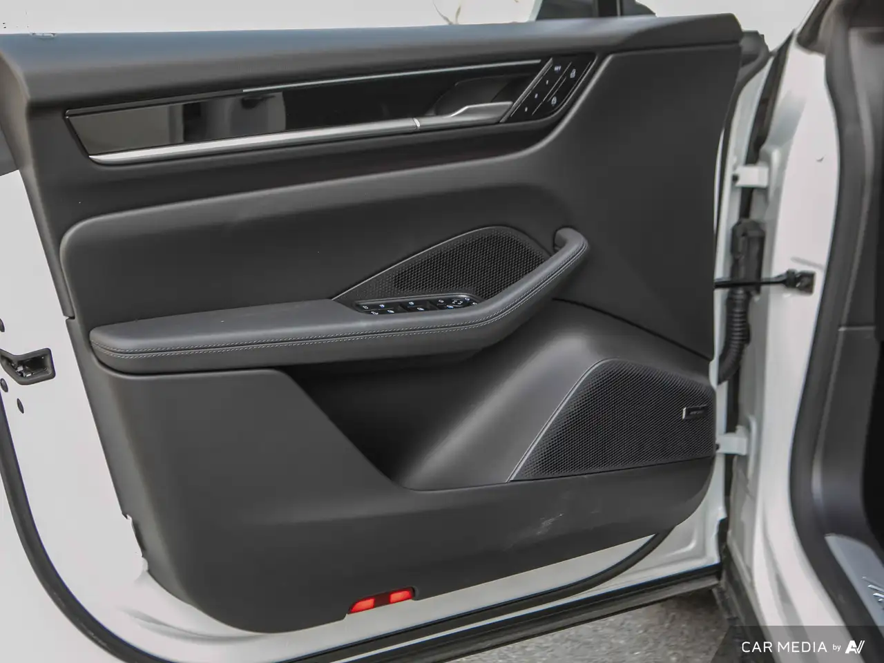 Porsche Macan - Image 29