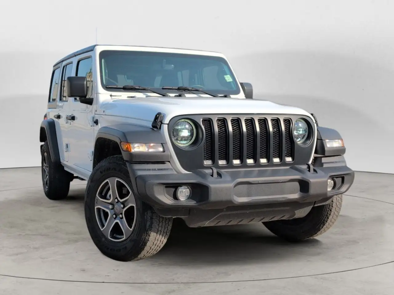 Jeep Wrangler - Image 10