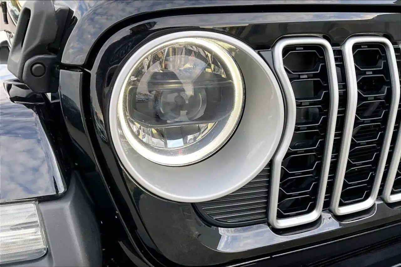 Jeep Wrangler - Image 28