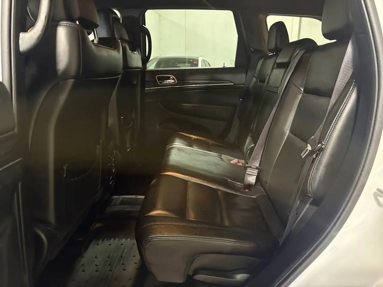 Jeep Grand Cherokee - Image 21