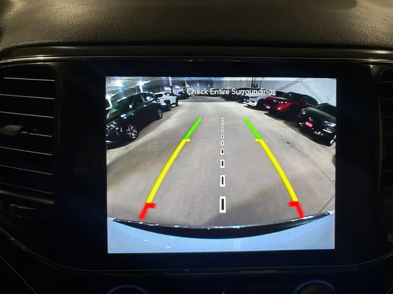 Jeep Grand Cherokee - Image 15