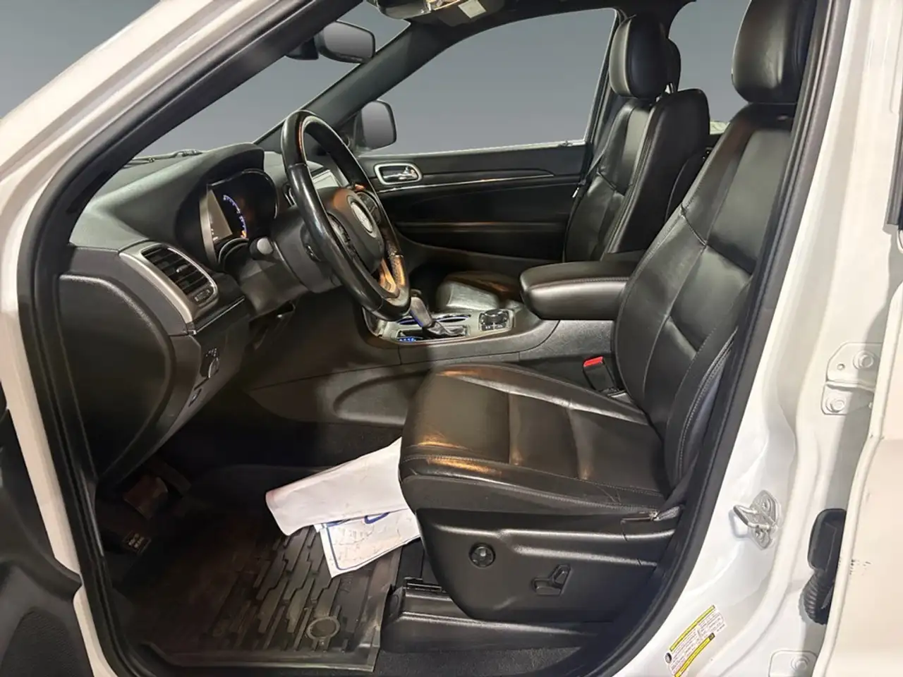 Jeep Grand Cherokee - Image 10