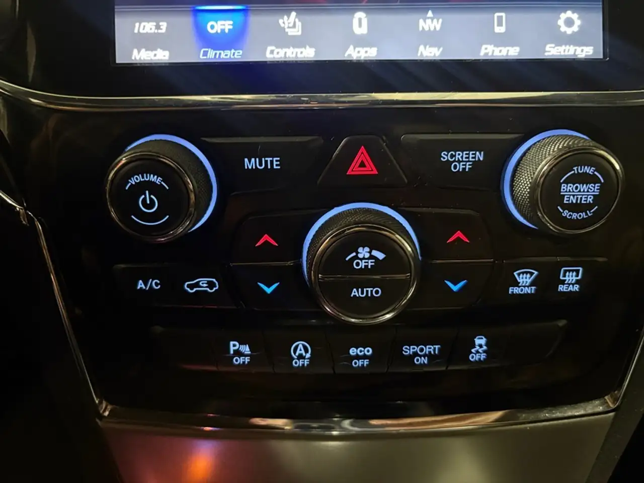 Jeep Grand Cherokee - Image 16