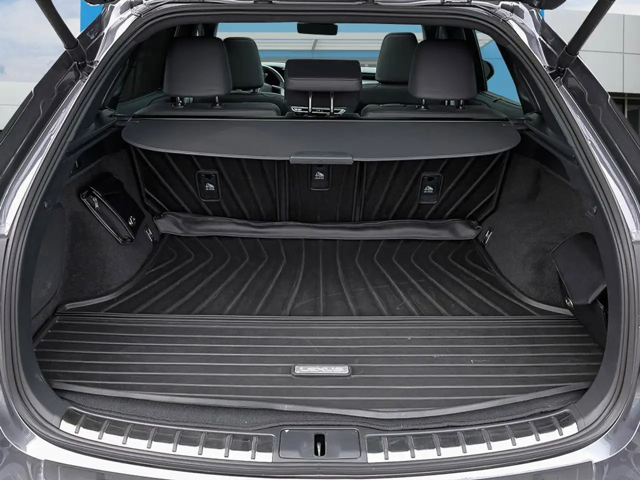 Lexus RX - Image 11