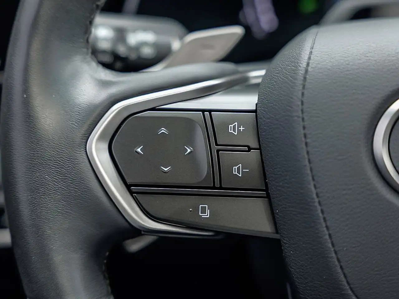 Lexus RX - Image 17
