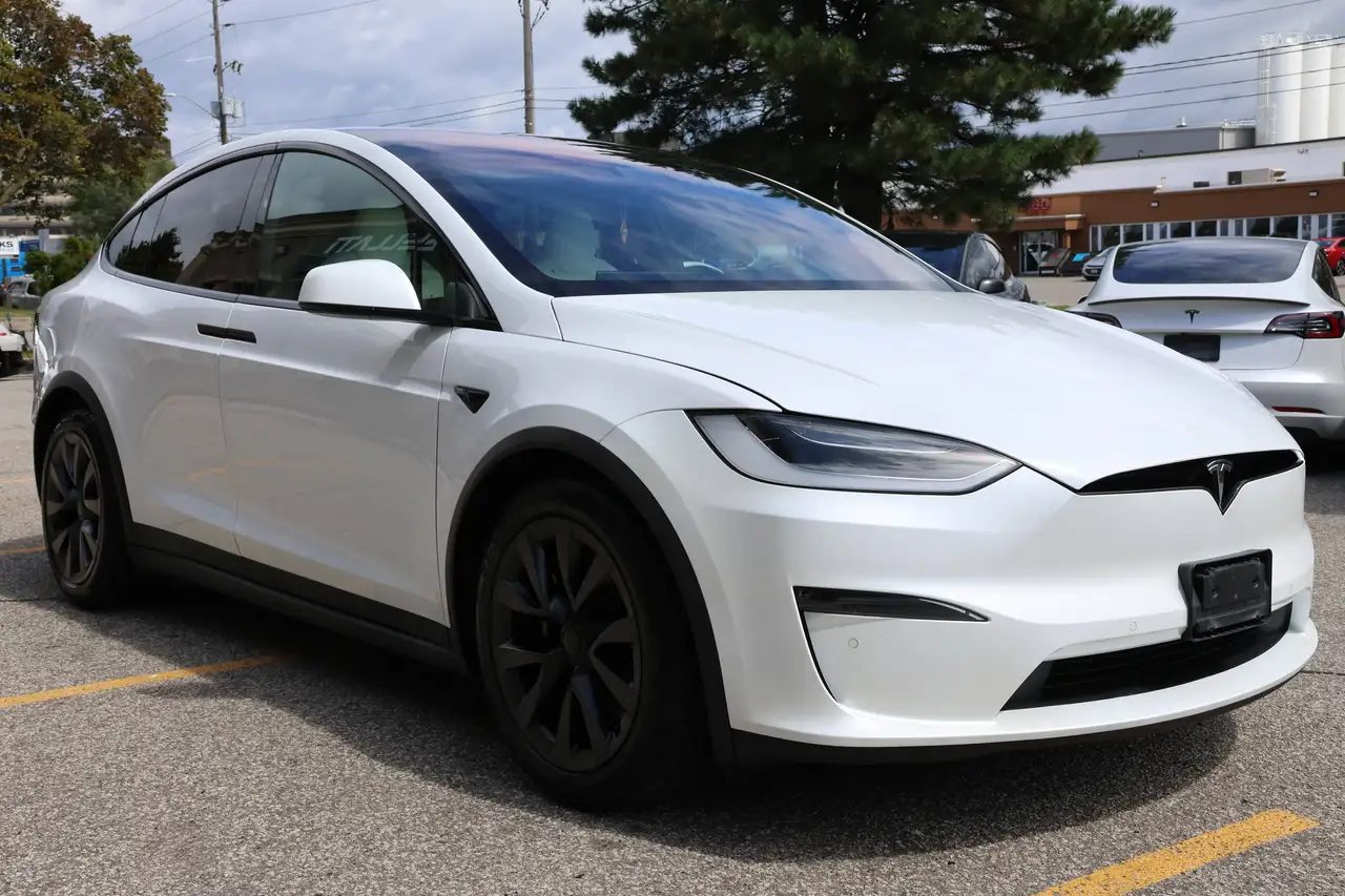 Tesla Model X - Image 5