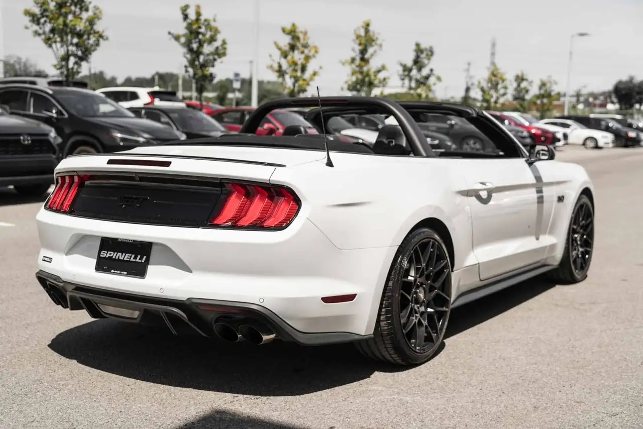 Ford Mustang - Image 13