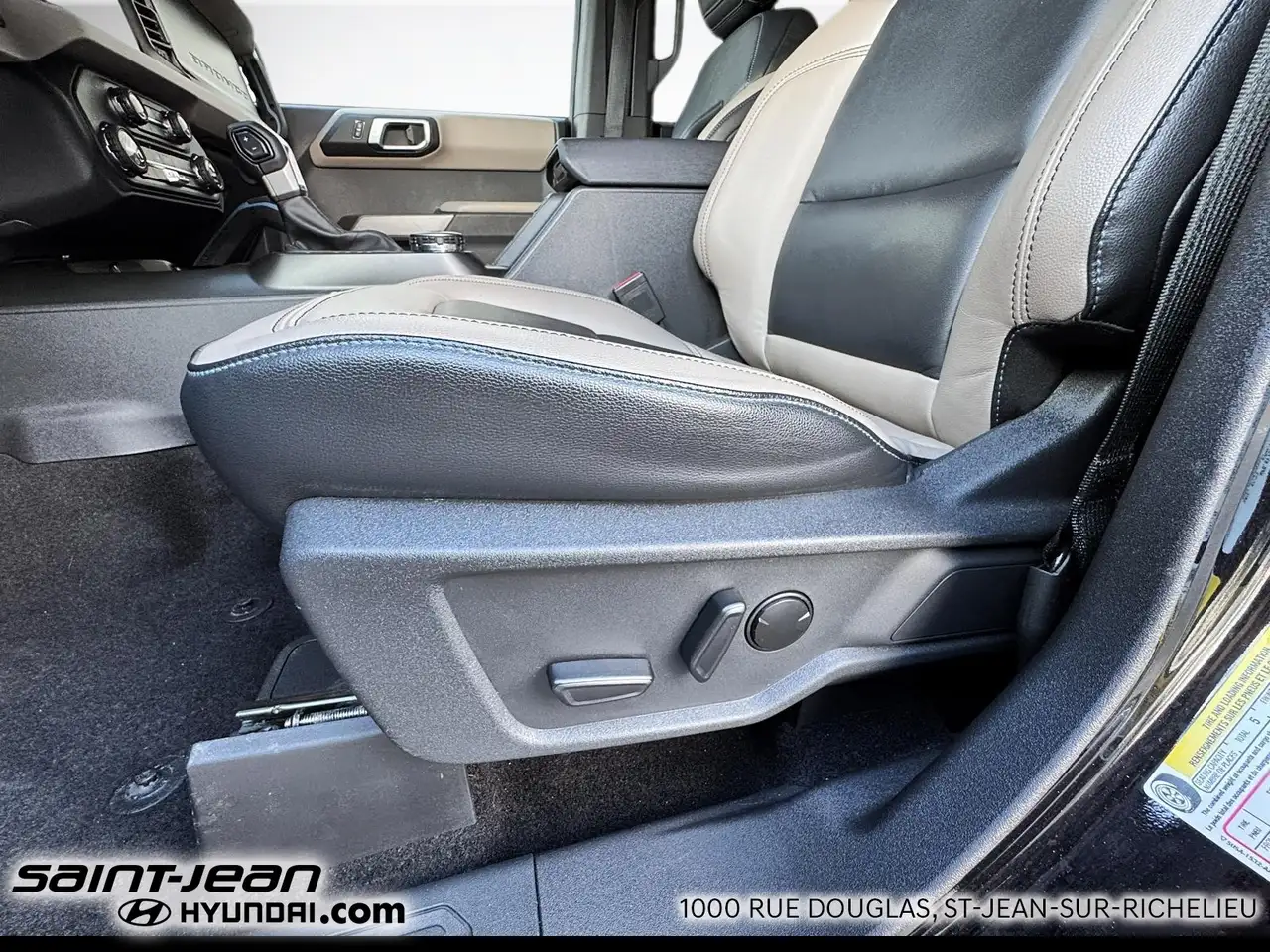 Ford Bronco - Image 10