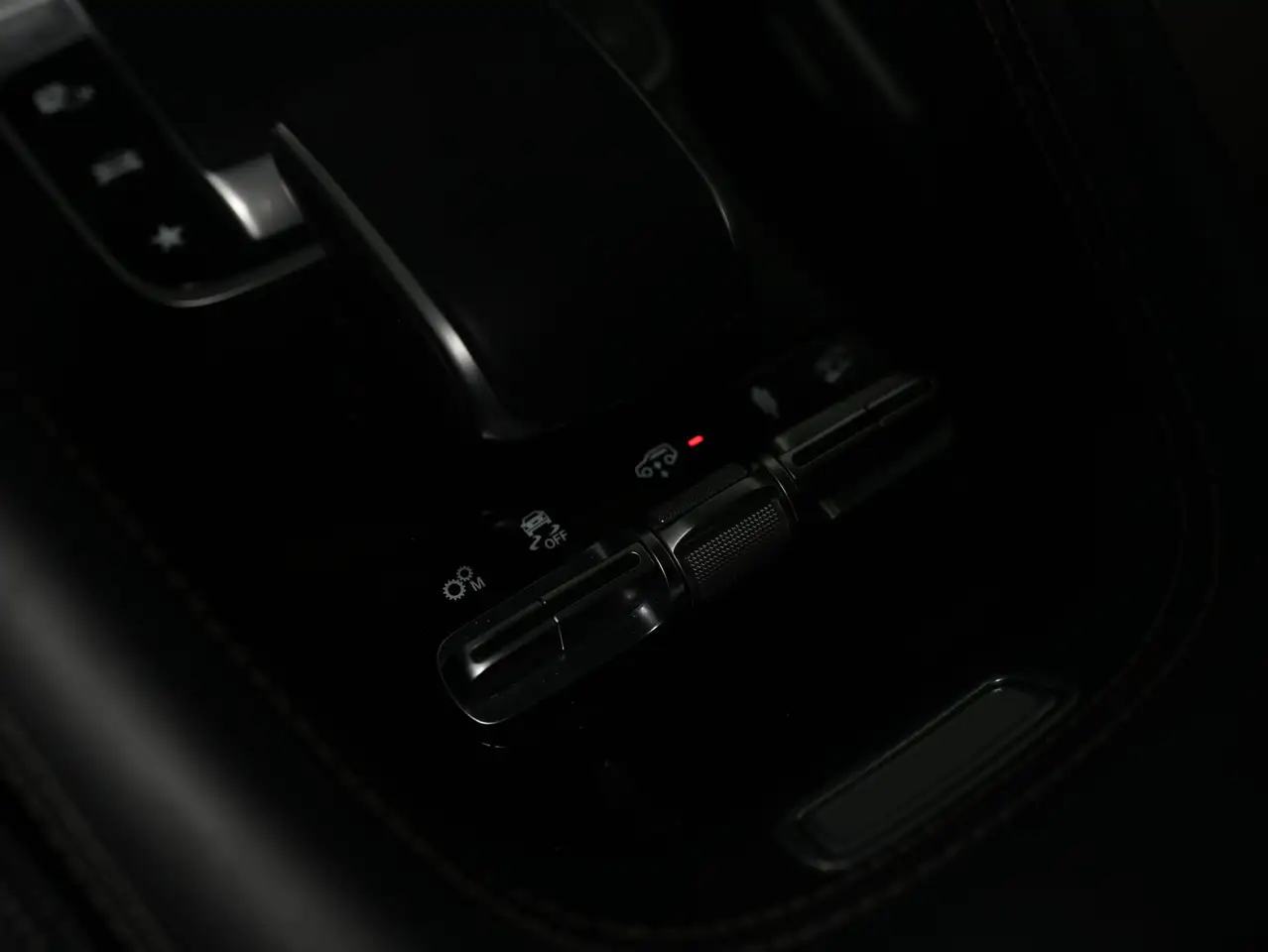 Mercedes-Benz GLE - Image 29