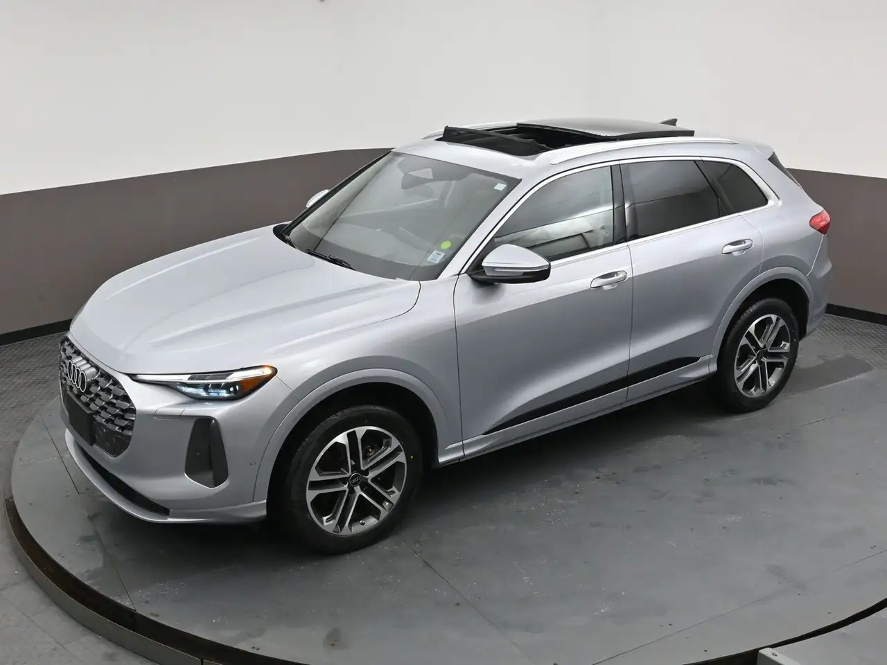 Audi Q5 - Image 49