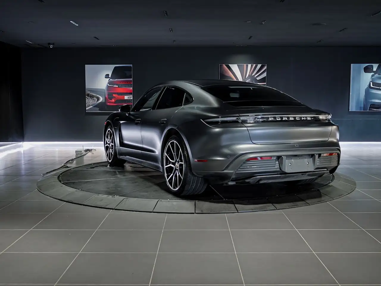 Porsche Taycan - Image 7