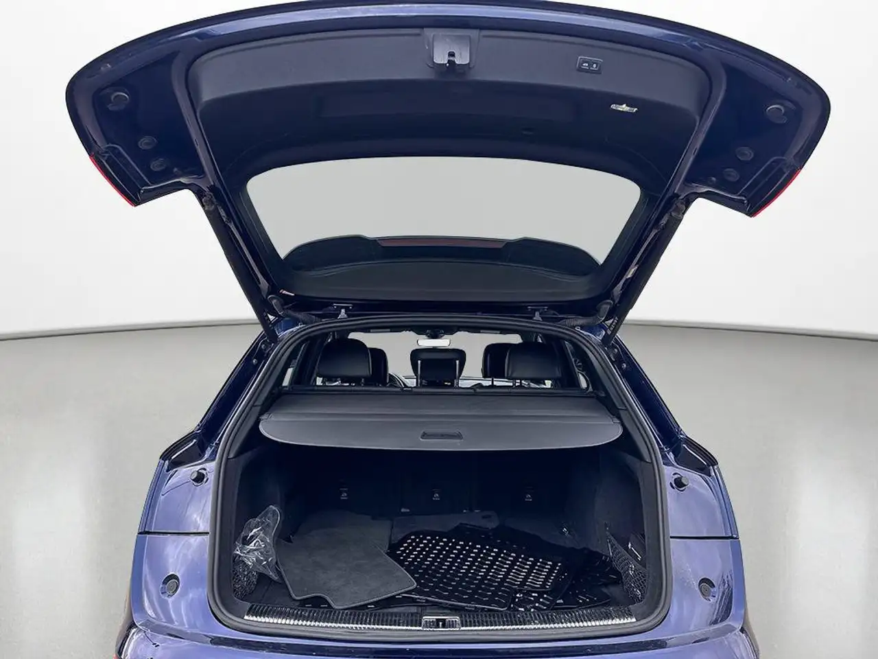 Audi SQ5 - Image 16