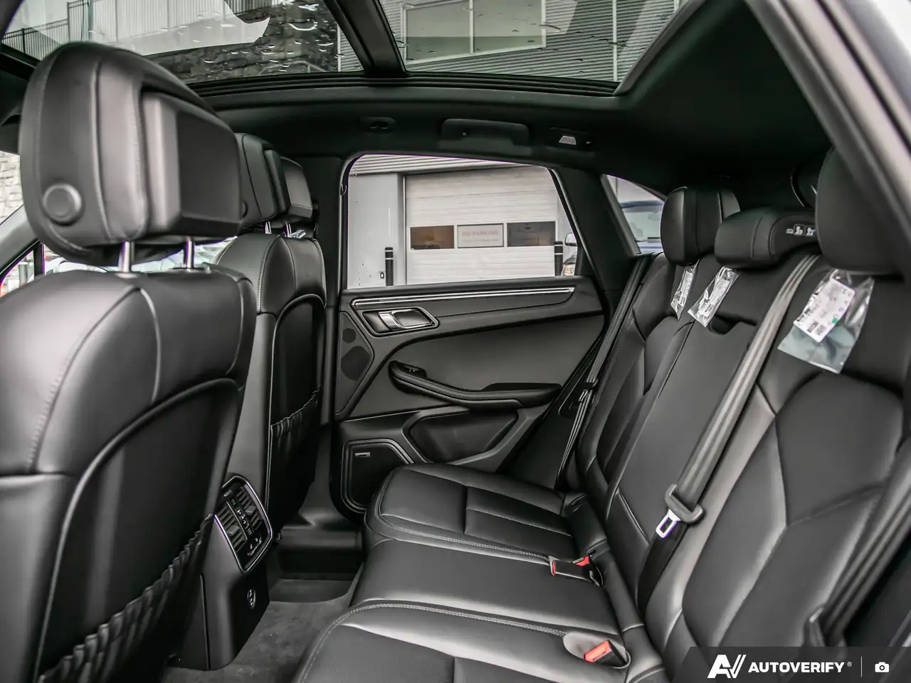Porsche Macan - Image 27