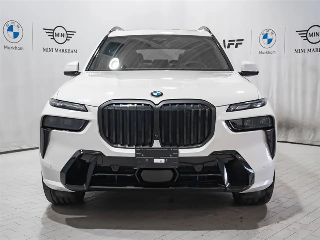 BMW X7 - Image 2