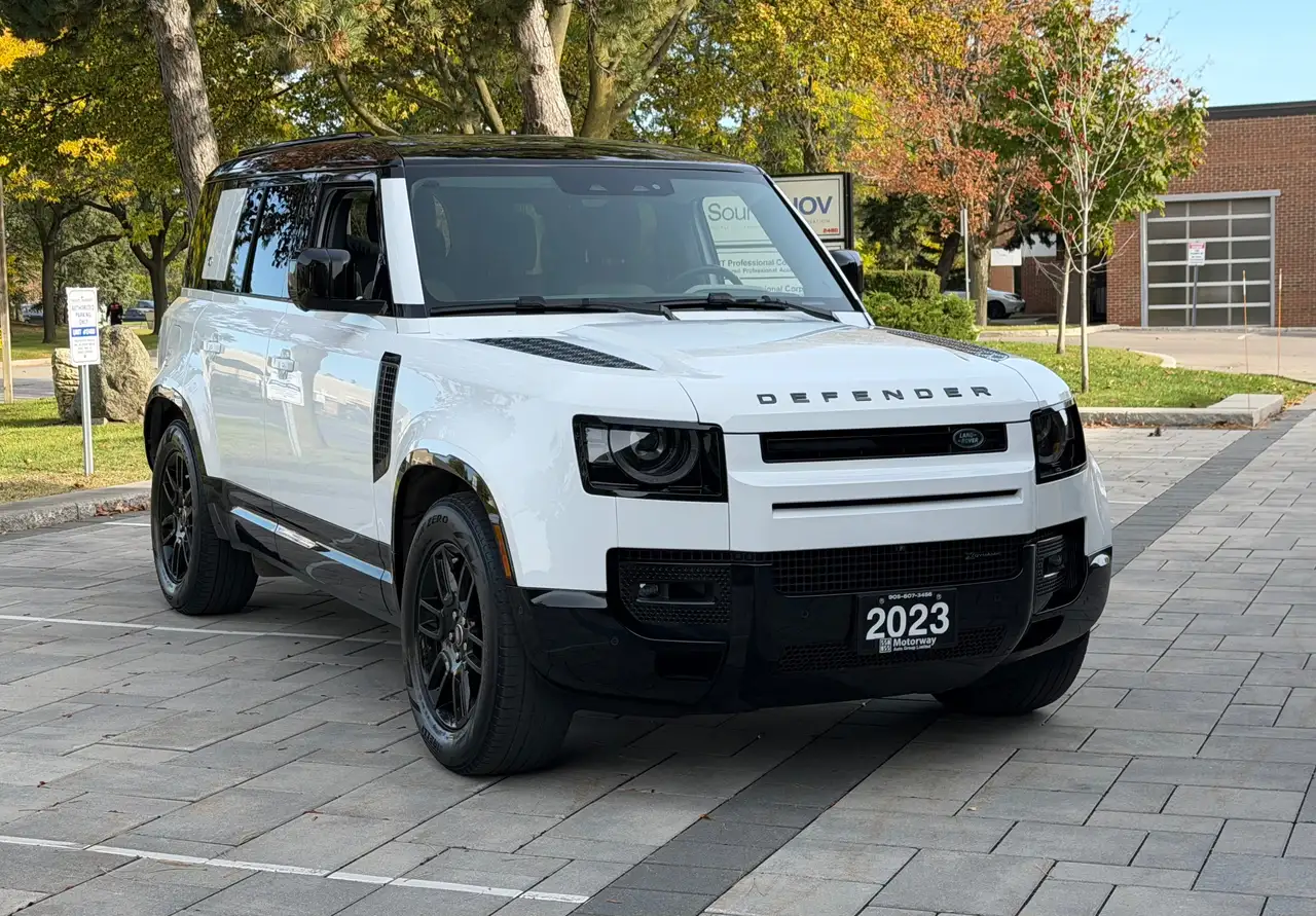 Land Rover Defender - Image 3