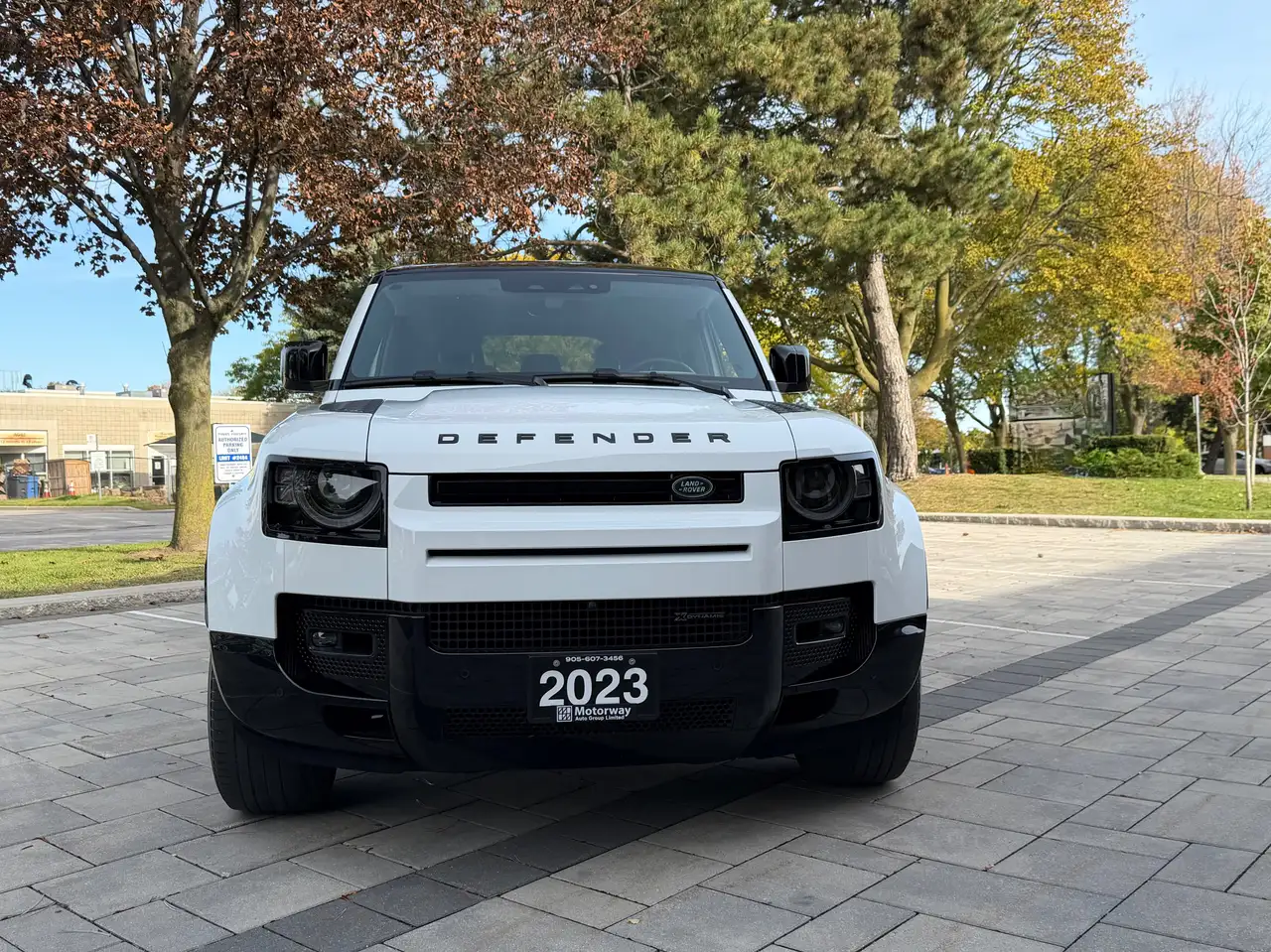 Land Rover Defender - Image 2