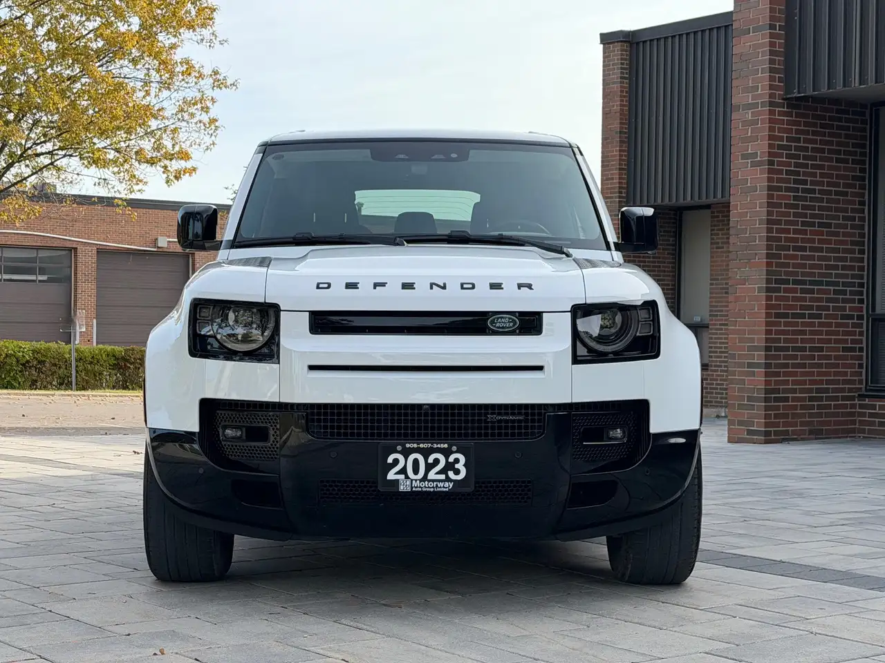 Land Rover Defender - Image 27