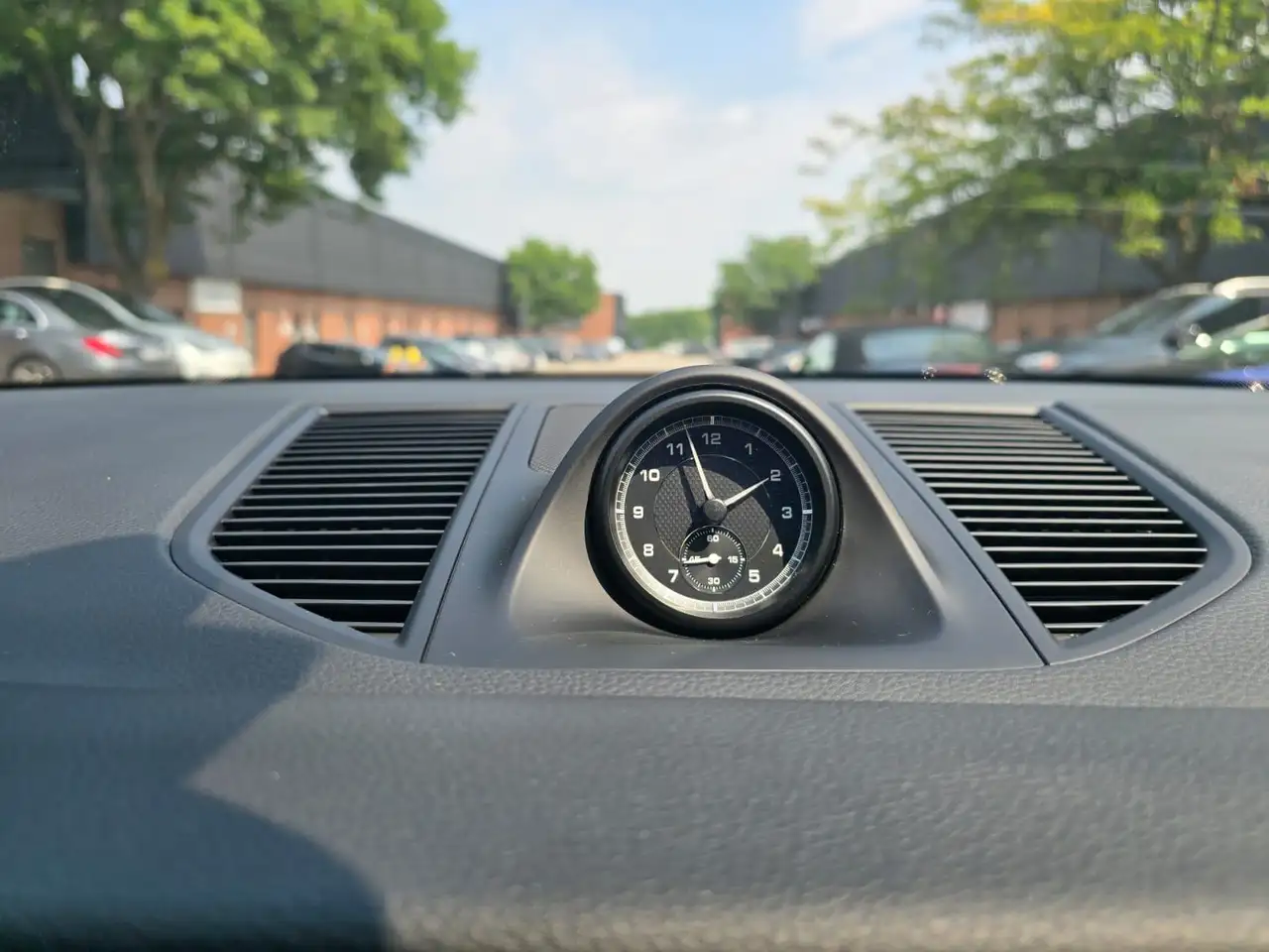 Porsche Macan - Image 22